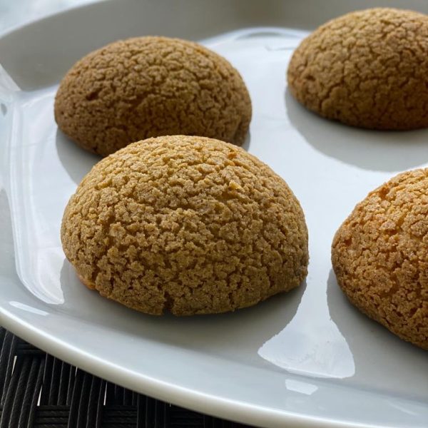 Choux with Craquelin and Cream